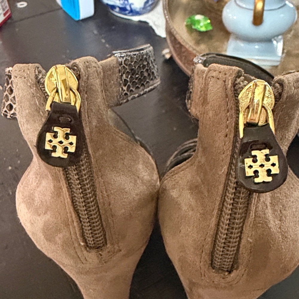 Tory Burch "Venice" Platform Heels - Picture 4 of 7